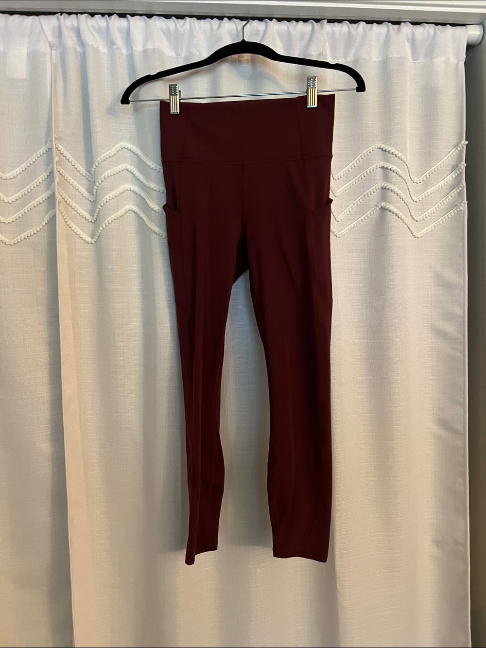 Fabletics High-Waist Maroon Leggings with Side Pockets